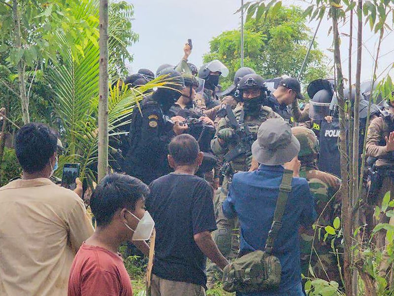 ថៃត្រៀមប៉ូលិស១.៤០០នាក់ និងច្បាប់អាជ្ញាសឹកលើពលរដ្ឋខ្មែរនៅភូមិព្រៃចាន់ និងភូមិជោគជ័យ