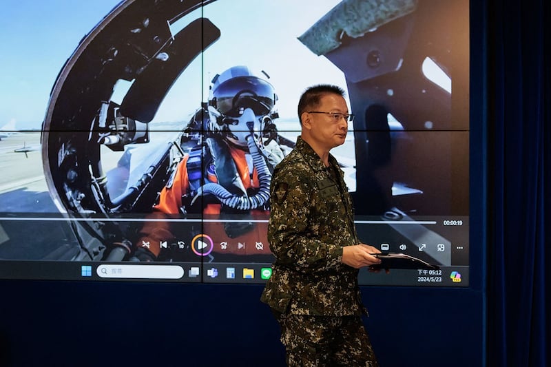 2023年5月23日台北国防部发言人孙立芳在国防部举行的新闻发布会上。(法新社)