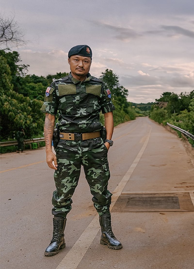 ကော်ဘရာစစ်ကြောင်းမှူး ဗိုလ်ကြီးစောကော်အား မြန်မာစစ်ကောင်စီ၏ ခြေမြန်တပ်ရင်း ၃၅၆ ယခင် အခြေစိုက်စခန်းအနီး ကရင်ပြည်နယ် အာရှလမ်းမကြီးတွင် ၂၀၂၄ ခုနှစ် ဇူလိုင်လ ၁၂ ရက်နေ့က တွေ့ရစဉ်။ (Chan Aung/RFA)