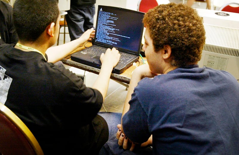 美国特设委员会发表最新投资问题报告,探讨网络安全与中美关系等议题。(路透社图片)