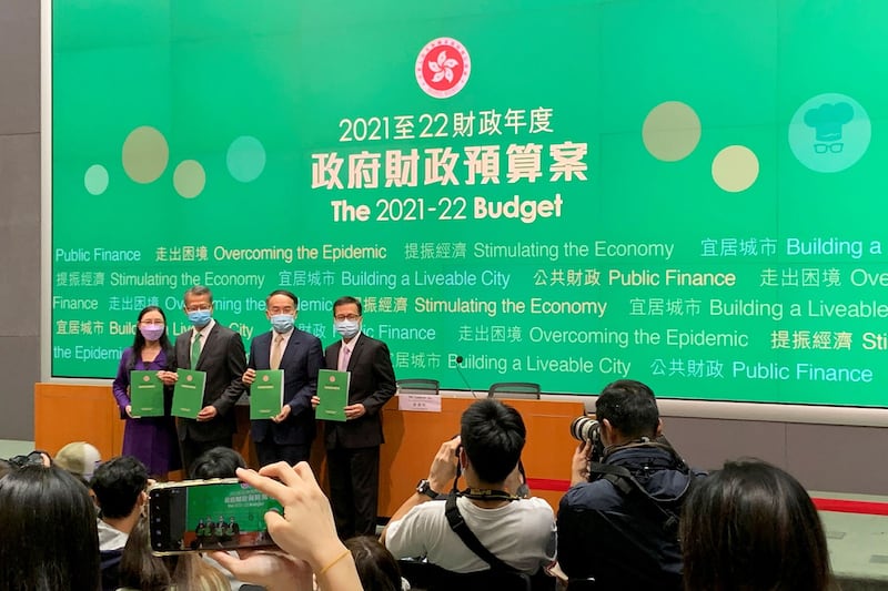 2021年2月24日,香港举行年度预算新闻发布会。 (路透社)