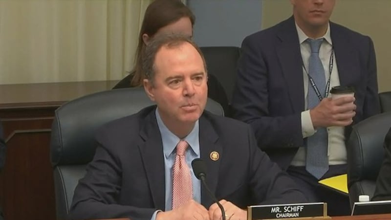 美国国会众议院情报委员会主席、民主党籍议员谢安达(Adam Schiff)在听证会上讲话。 (视频截图)