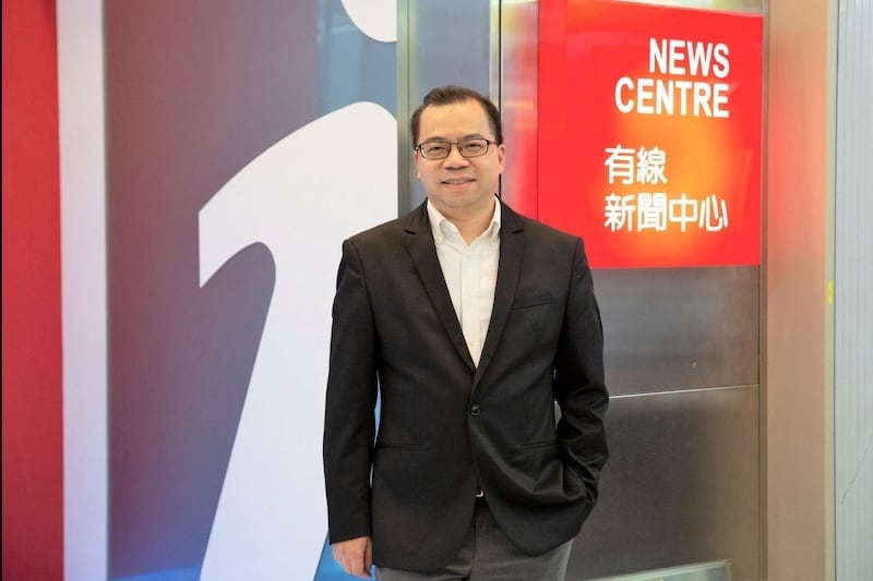 前香港有线财经台台长颜宝刚(图)担心,财政储备下跌将影响联系汇率稳定性。(颜宝刚独家提供,拍摄日期不详)