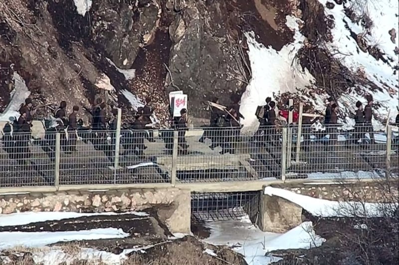 북한, 서부전선 GP 일대 작업