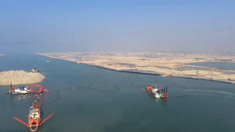 厦门翔安机场大规模抽砂填海,对金门海岸和生态的影响逐渐浮出水面。