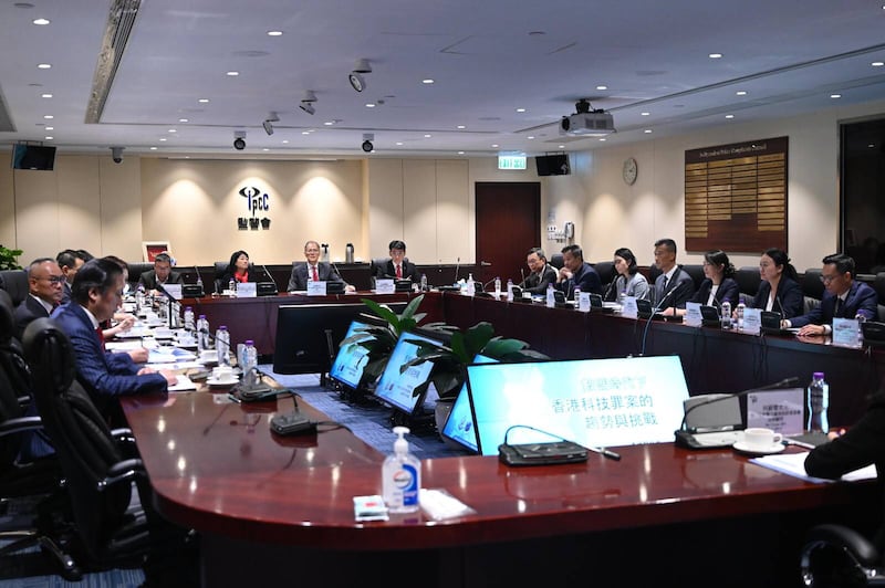 5月份監警會在例行會議中宣布,投訴警察個案比前年同期少5%。(吳志平攝)